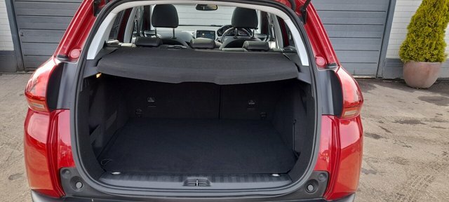 Peugeot 2008 1.2 Puretech Allure Premium Suv FG69XKC Red #4