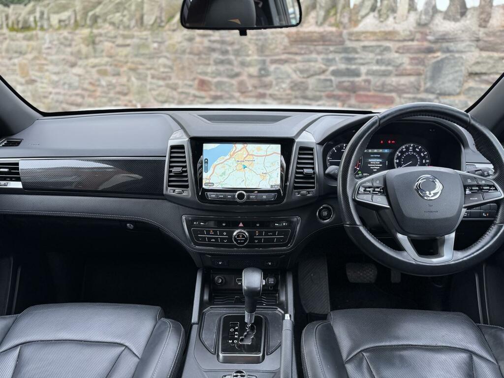 SsangYong Musso 2.2D Saracen Pickup Double Cab 4Wd White #2