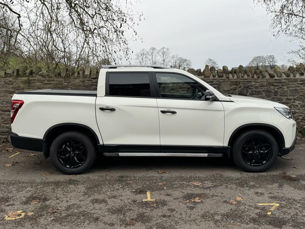 SsangYong Musso 2.2D Saracen Pickup Double Cab 4Wd White #3