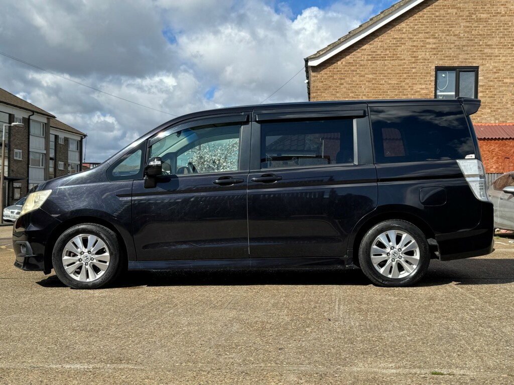 Honda StepWagon Mpv 7 Seater 201059 White #7