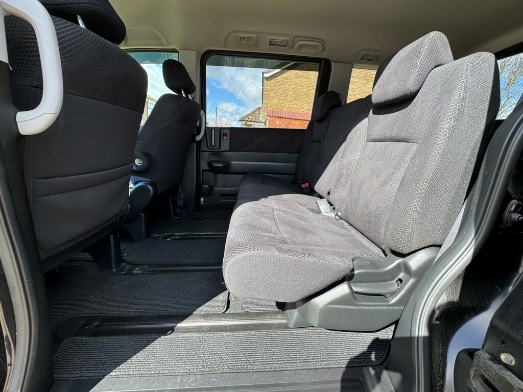 Honda StepWagon Mpv 7 Seater 201059 White #41