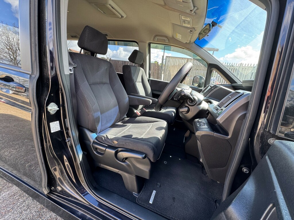 Honda StepWagon Mpv 7 Seater 201059 White #10