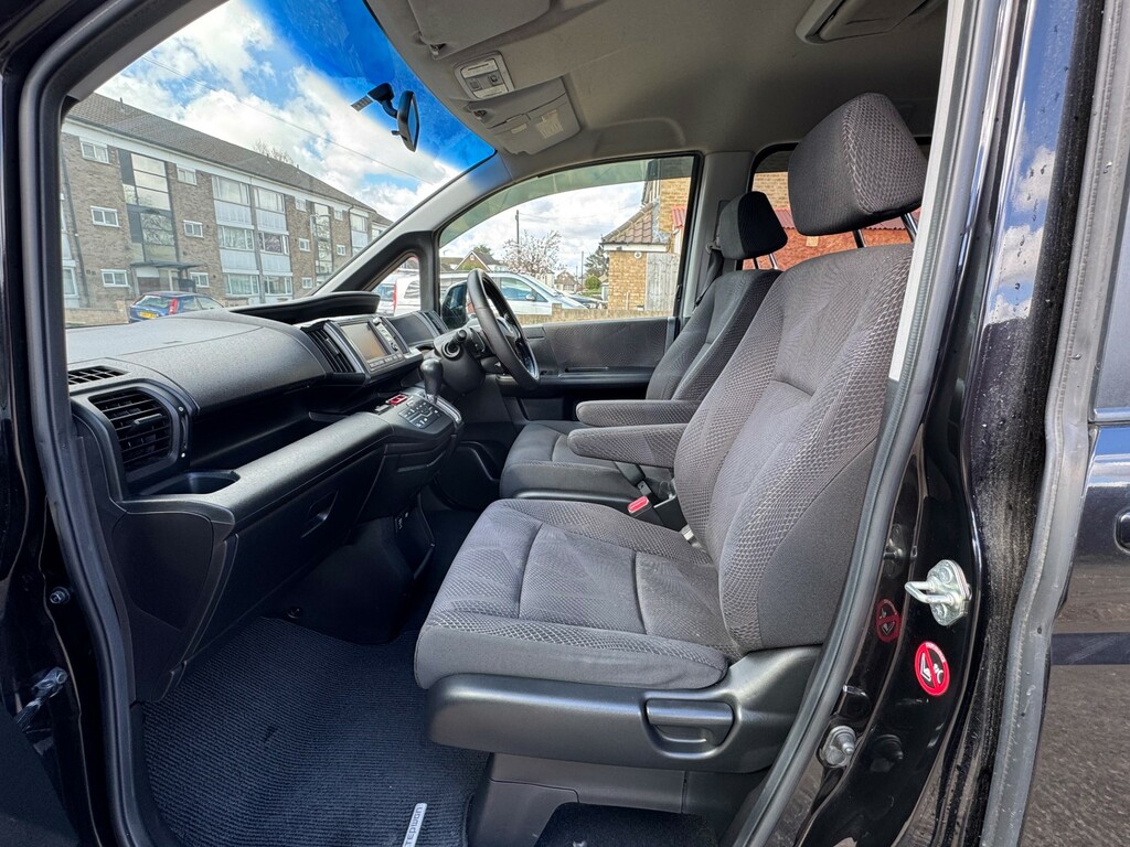 Honda StepWagon Mpv 7 Seater 201059 White #16