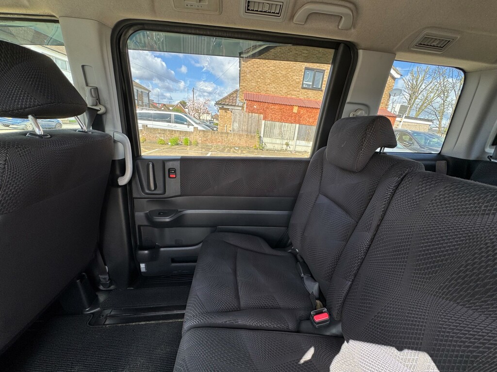 Honda StepWagon Mpv 7 Seater 201059 White #42