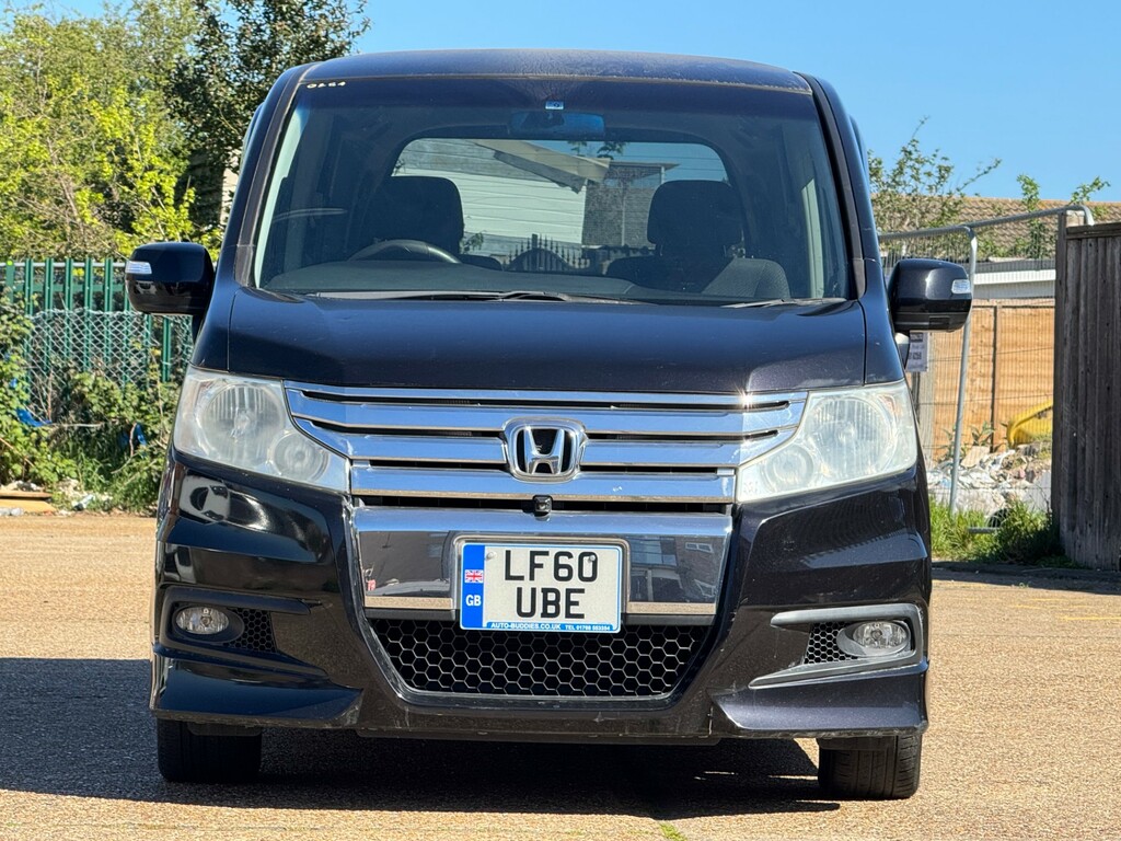 Honda StepWagon Mpv 7 Seater 201059 White #2