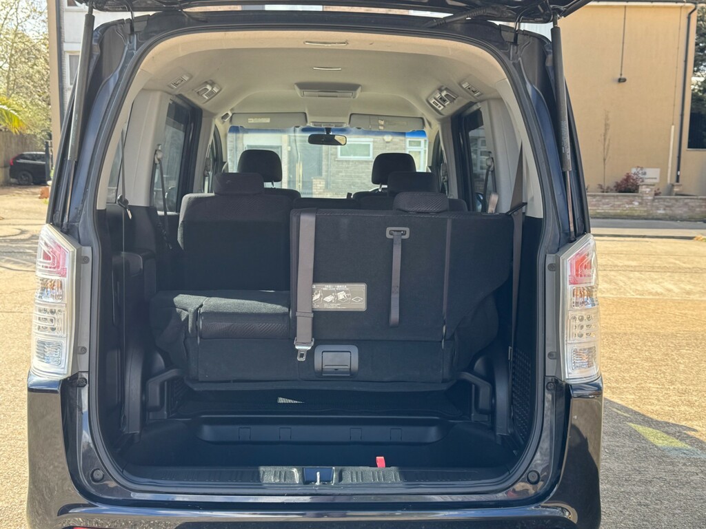 Honda StepWagon Mpv 7 Seater 201059 White #56