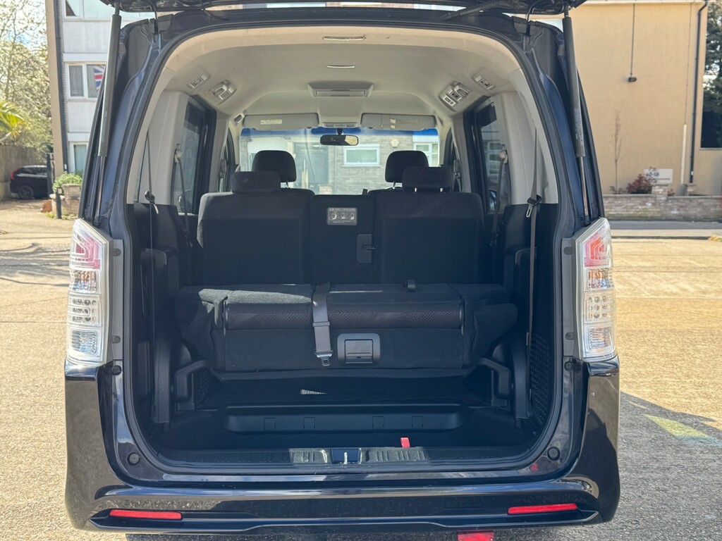 Honda StepWagon Mpv 7 Seater 201059 White #55