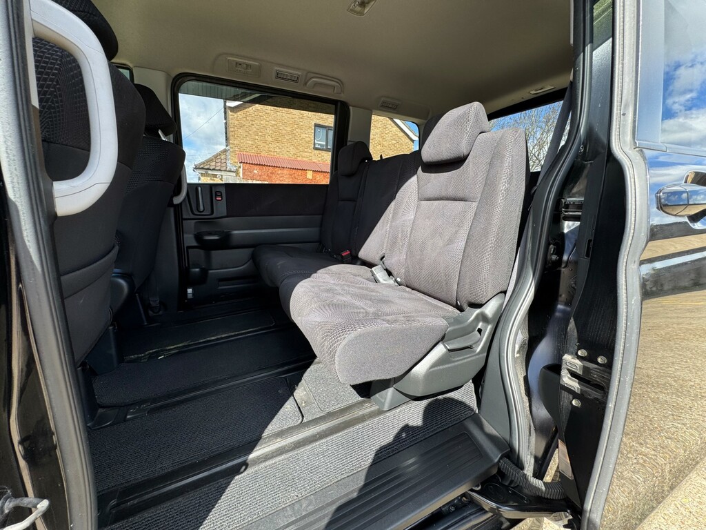 Honda StepWagon Mpv 7 Seater 201059 White #40