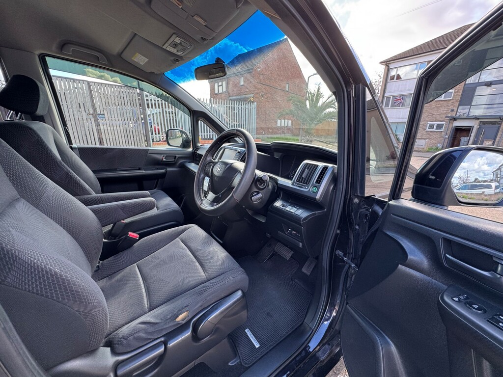 Honda StepWagon Mpv 7 Seater 201059 White #12