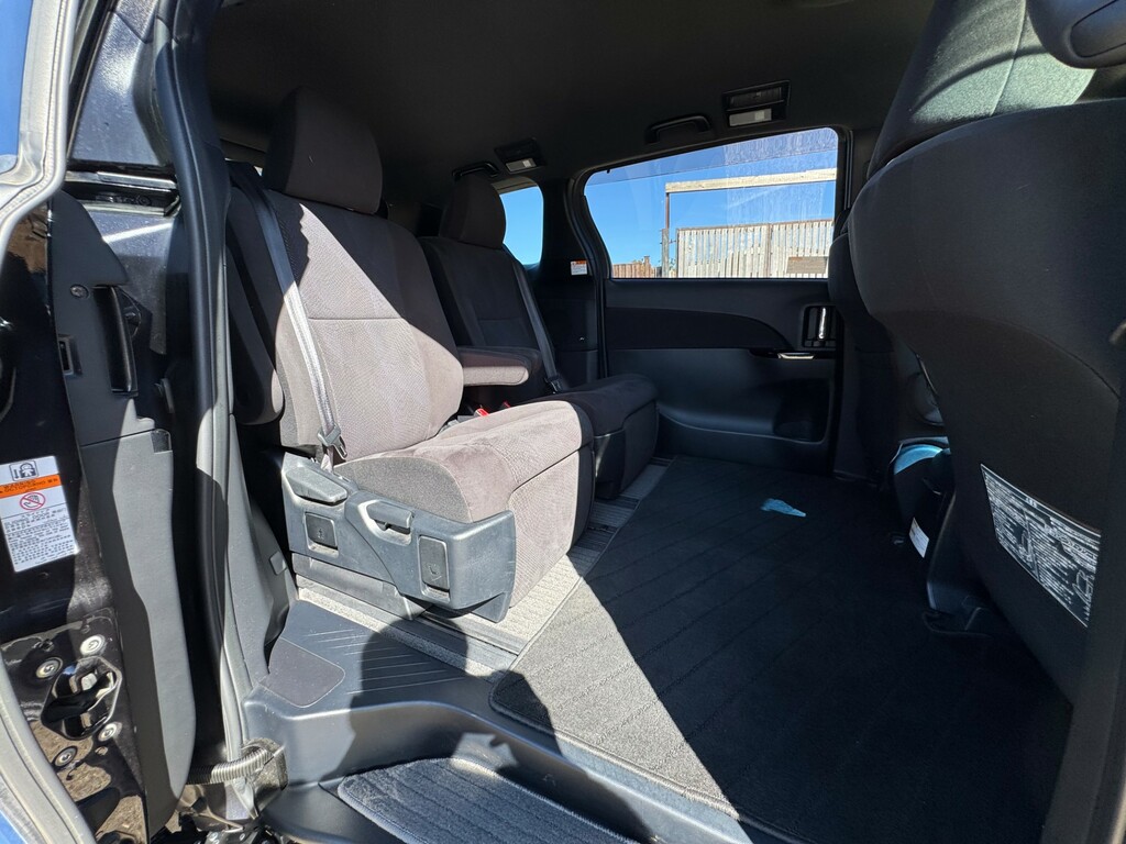 Toyota Estima Mpv Black #56