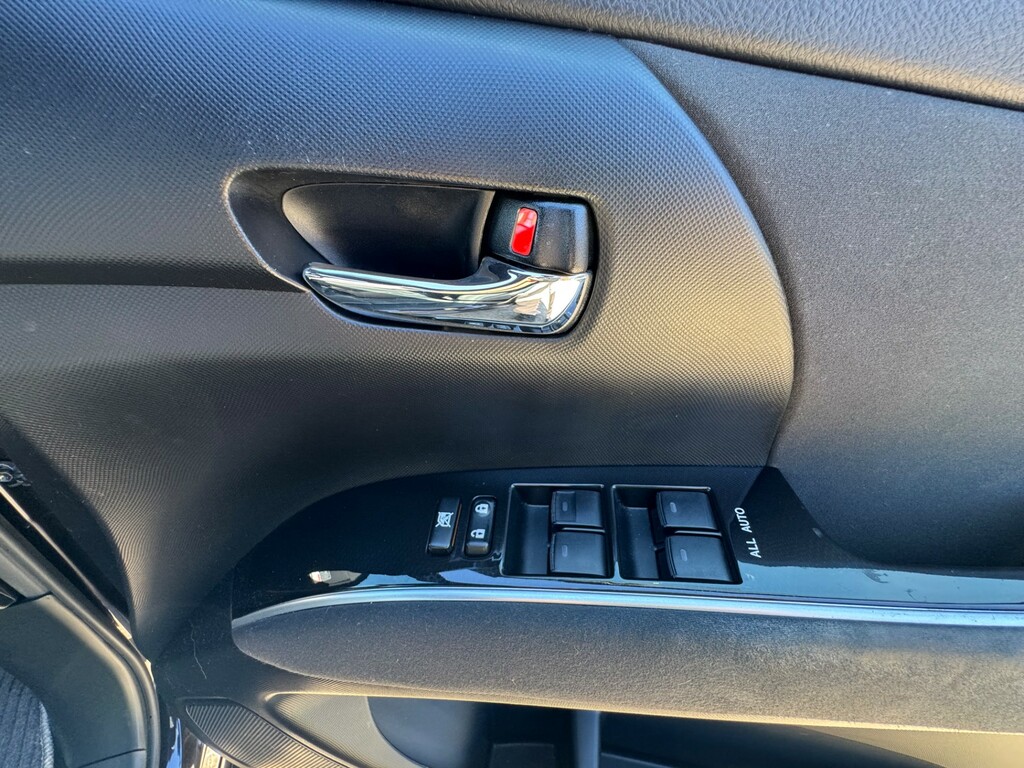 Toyota Estima Mpv Black #15