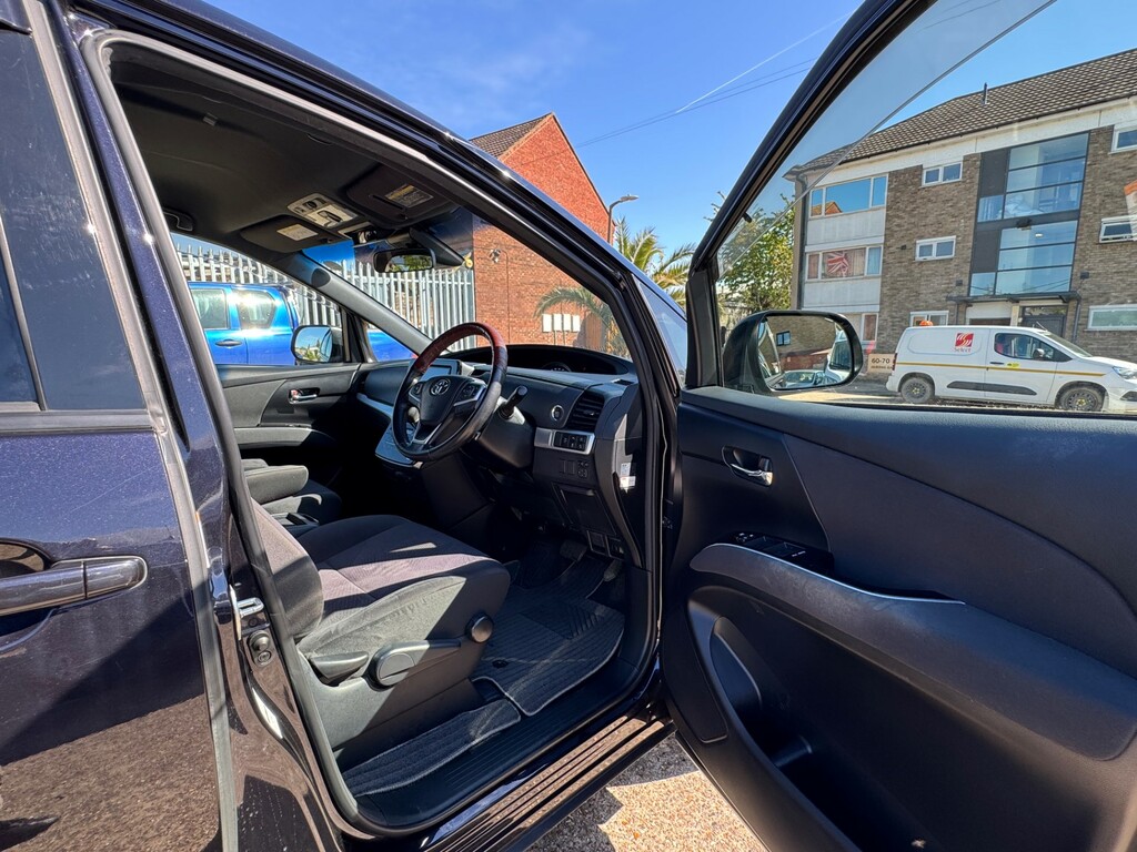 Toyota Estima Mpv Black #9