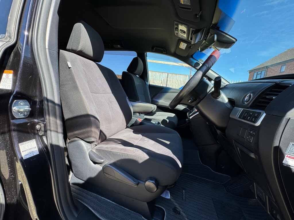 Toyota Estima Mpv Black #13