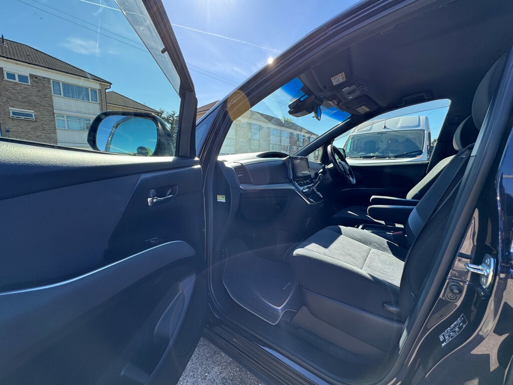 Toyota Estima Mpv Black #16