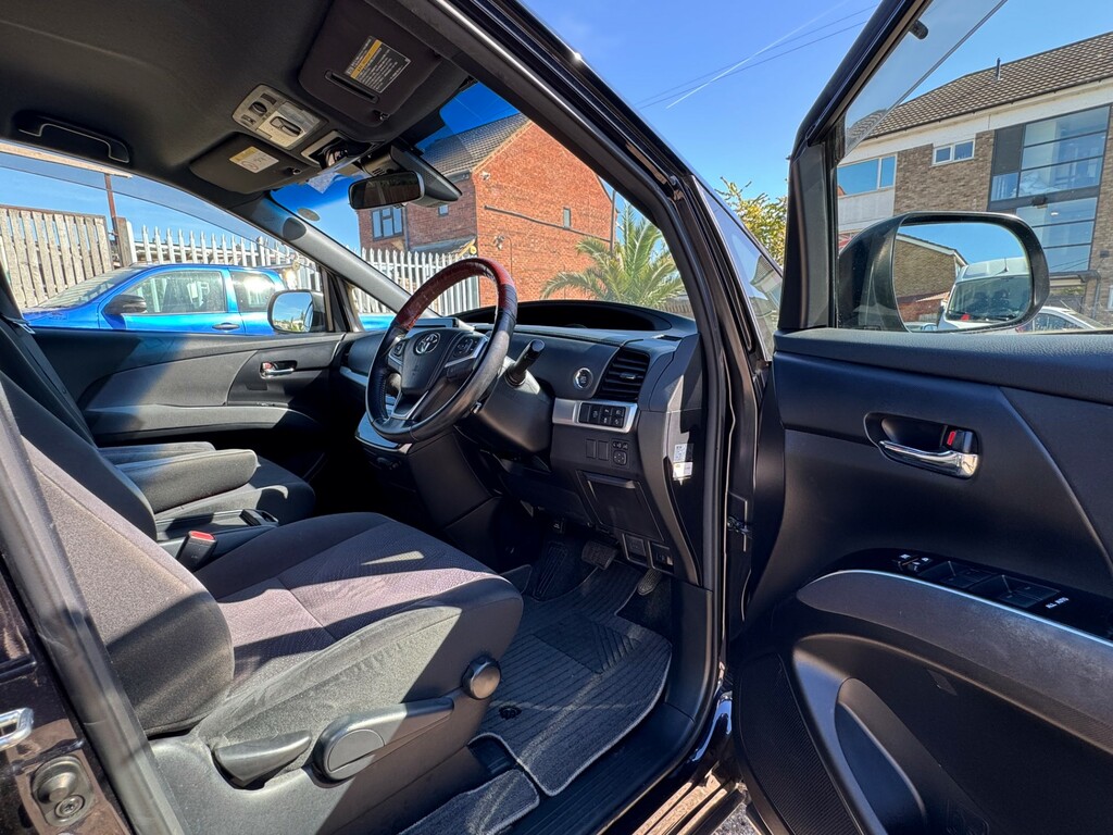 Toyota Estima Mpv Black #10