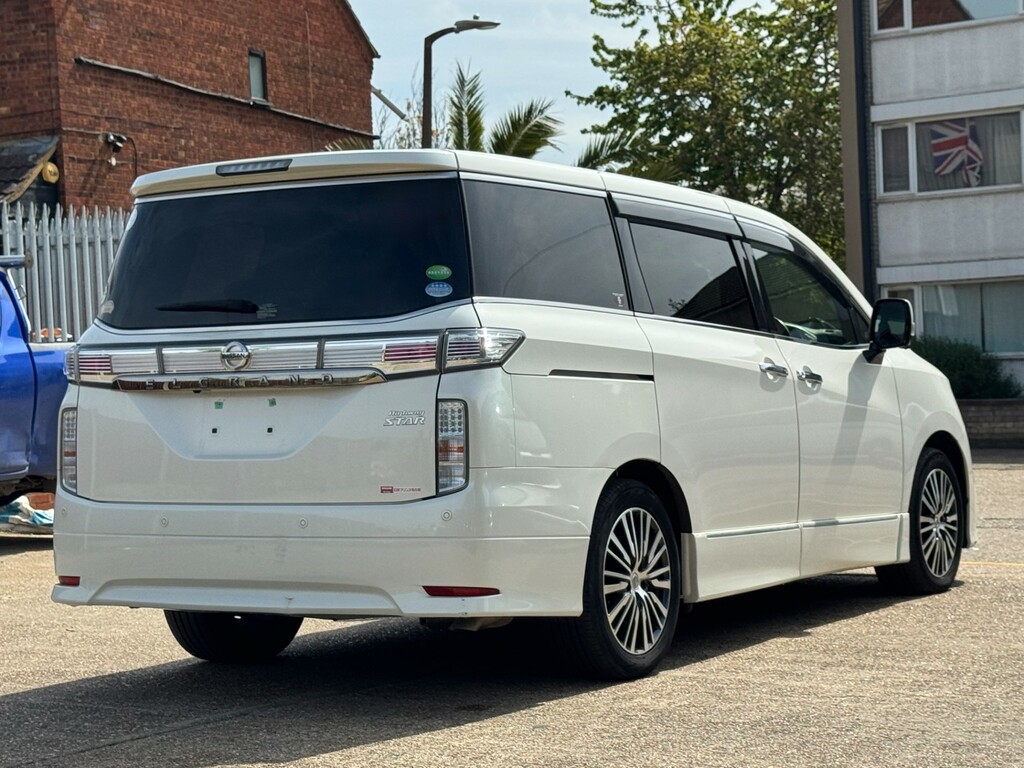 Nissan Elgrand Elgrand Highway Star Premium Edn 3.5L White #4