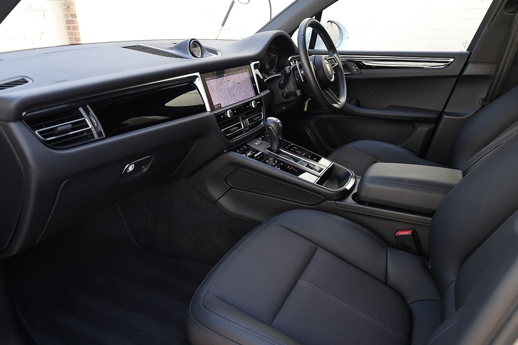 Porsche Macan Macan S WX23GZD White #3