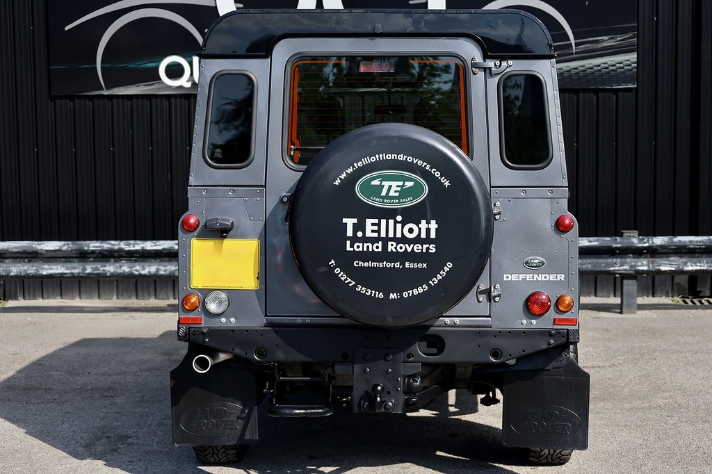 Land Rover Defender 110 Defender 110 Xs AV64USB Grey #5