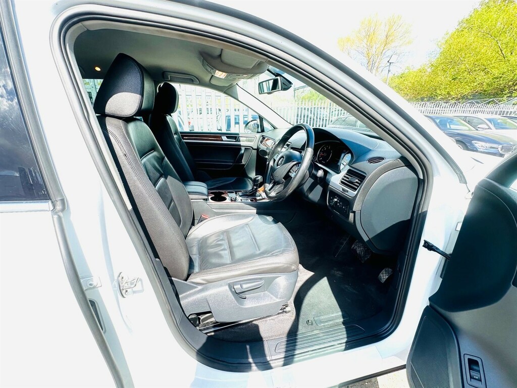 Volkswagen Touareg 3.0 Tdi V6 Bluemotion Tech Se Tiptronic 4Wd Euro 5 White #2