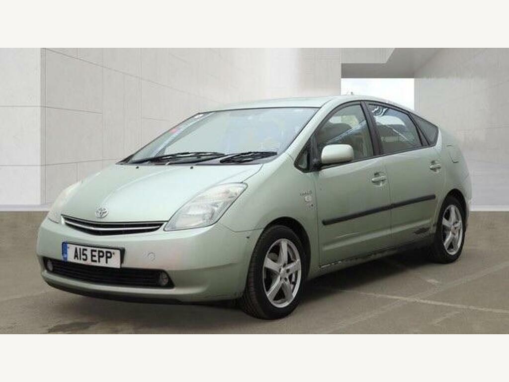 Toyota Prius 1.5 T Spirit Cvt Green #2