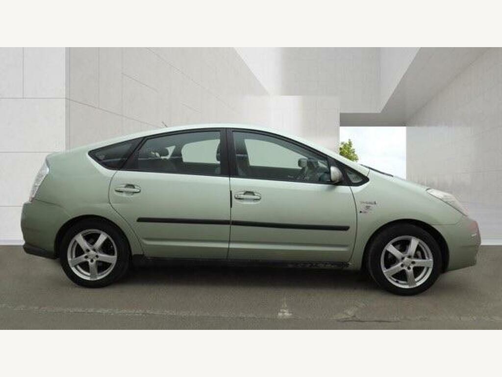Toyota Prius 1.5 T Spirit Cvt Green #5