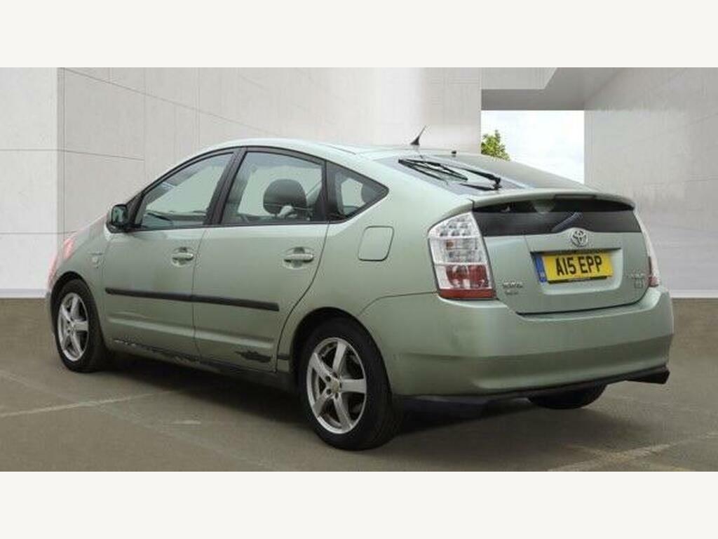 Toyota Prius 1.5 T Spirit Cvt Green #3