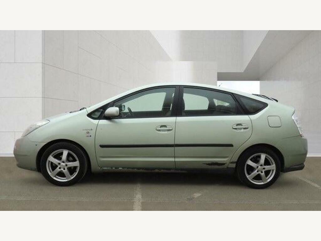 Toyota Prius 1.5 T Spirit Cvt Green #6
