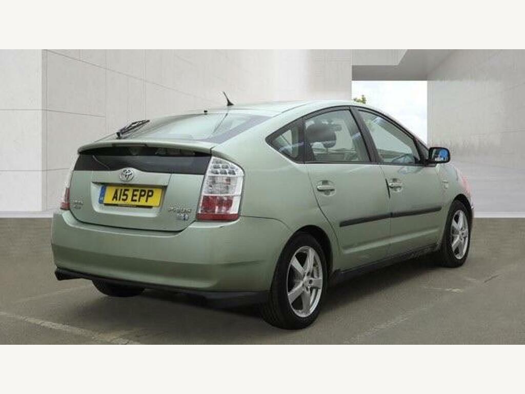 Toyota Prius 1.5 T Spirit Cvt Green #4