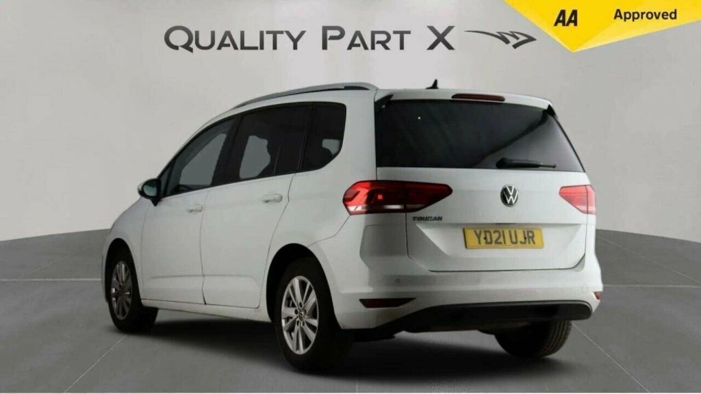 Volkswagen Touran Mpv YD21UJR White #5
