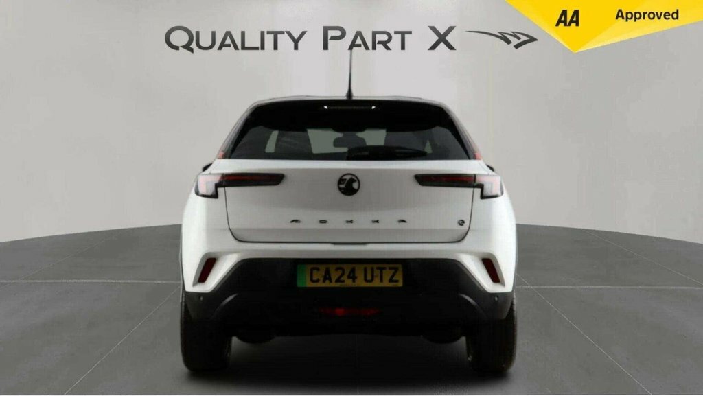 Vauxhall Mokka-e Suv CA24UTZ White #6