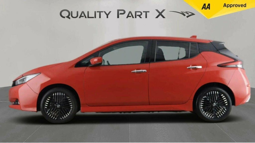 Nissan Leaf Hatchback LP72RSU Red #4