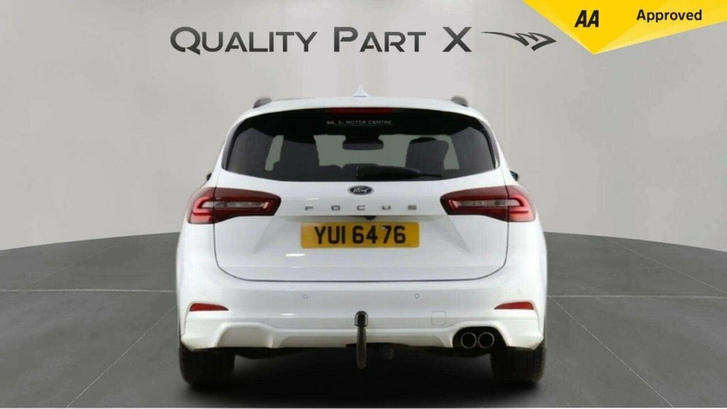 Ford Focus Estate YUI6476 White #6