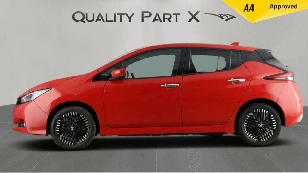 Nissan Leaf Hatchback LP72RMX Red #4