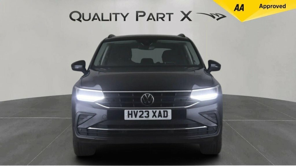 Volkswagen Tiguan Suv Black #2