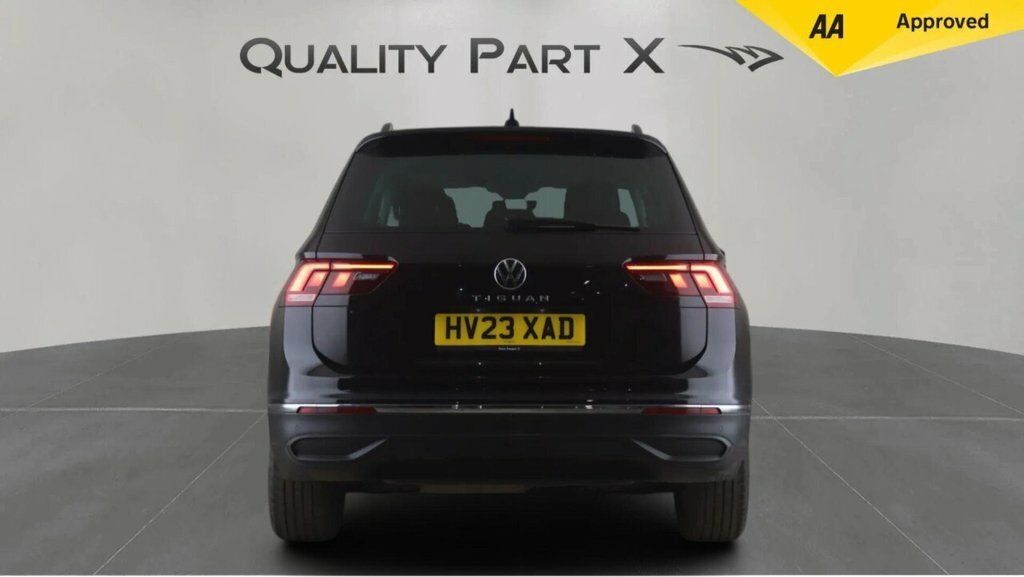 Volkswagen Tiguan Suv Black #6