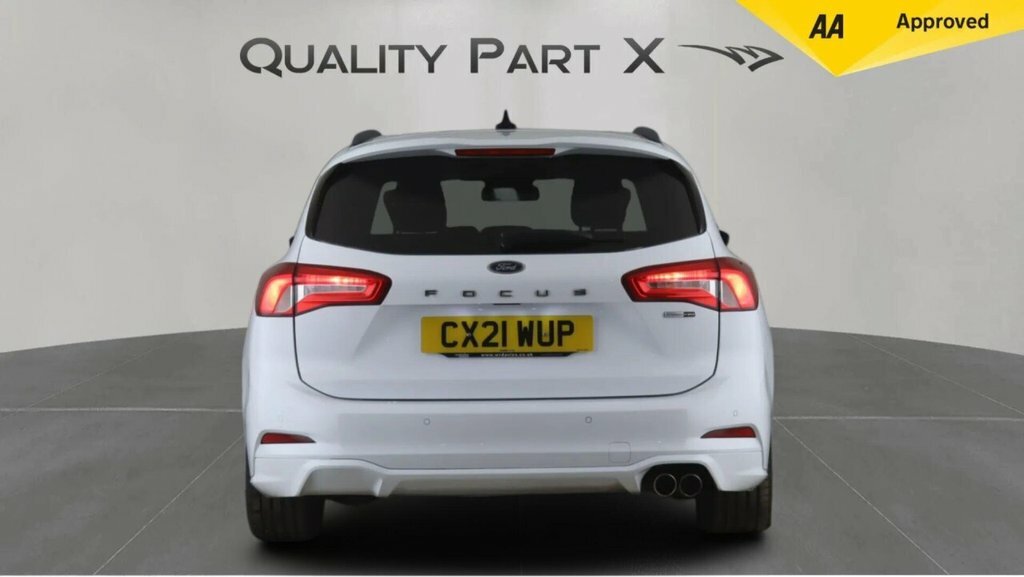Ford Focus Estate CX21WUP White #6