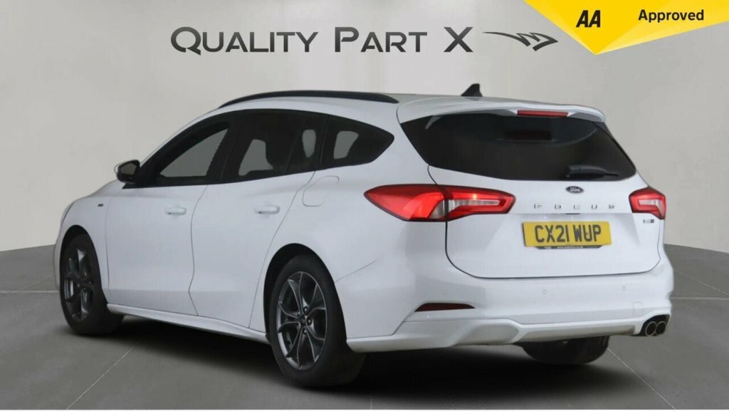 Ford Focus Estate CX21WUP White #5