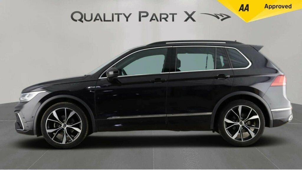 Volkswagen Tiguan Suv VU24LFX Black #4