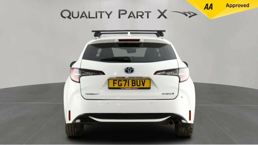 Toyota Corolla Estate FG71BUV White #6