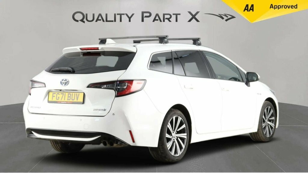 Toyota Corolla Estate FG71BUV White #5