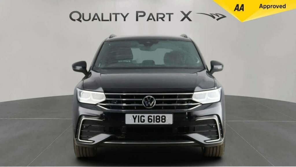Volkswagen Tiguan Suv YIG6188 Black #2