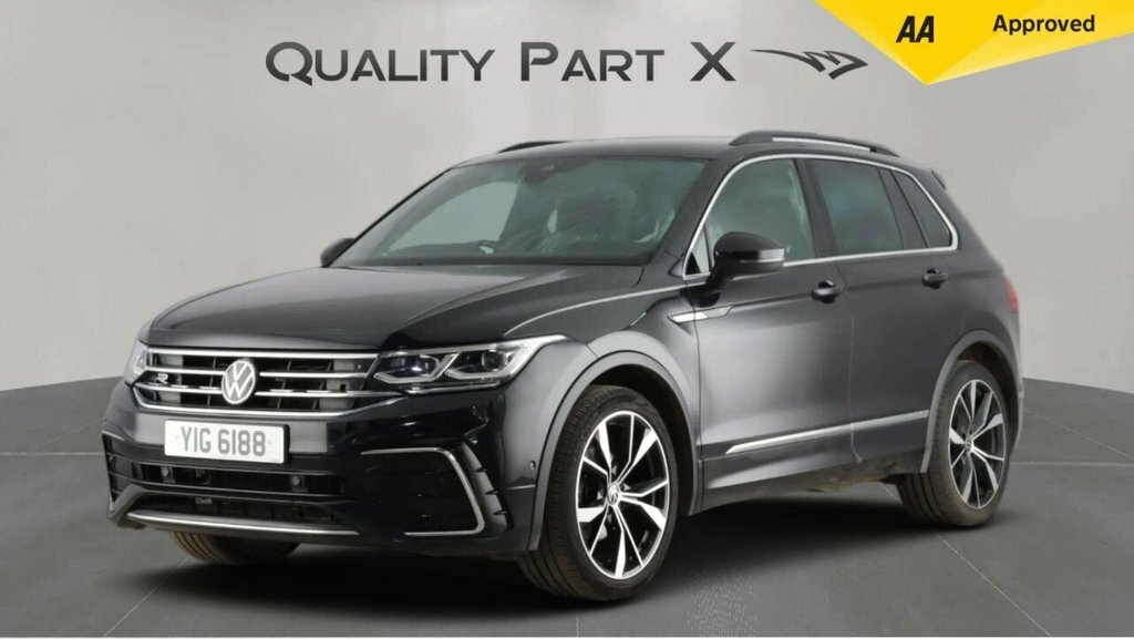 Volkswagen Tiguan Suv YIG6188 Black #3
