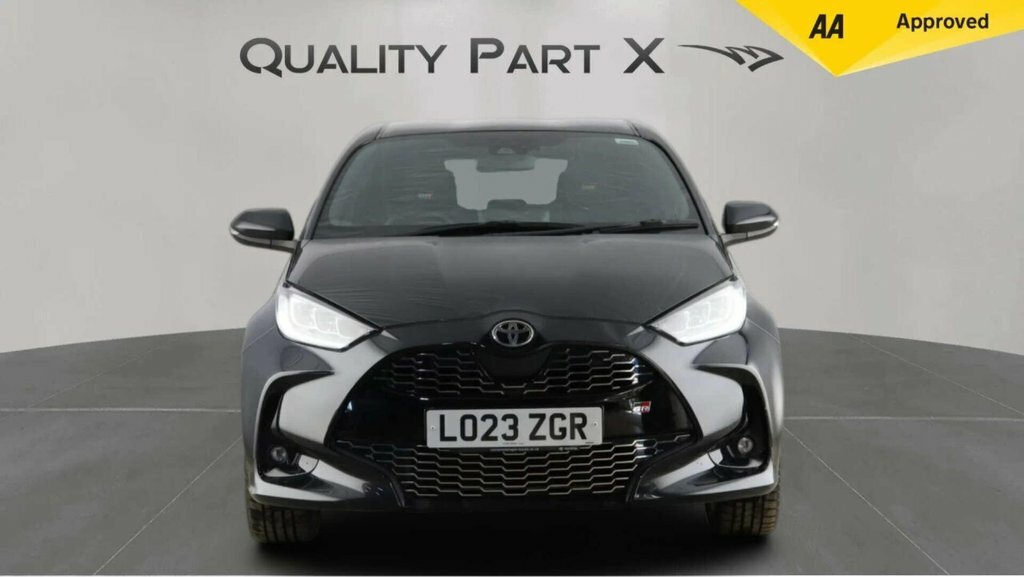 Toyota Yaris 1.5L Gr Sport LO23ZGR Black #2