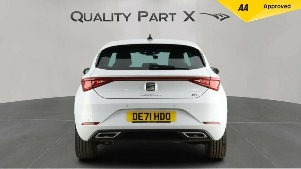Seat Leon Hatchback DE71HDO White #6