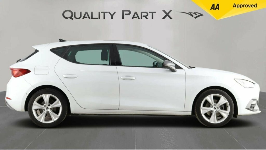 Seat Leon Hatchback DE71HDO White #4