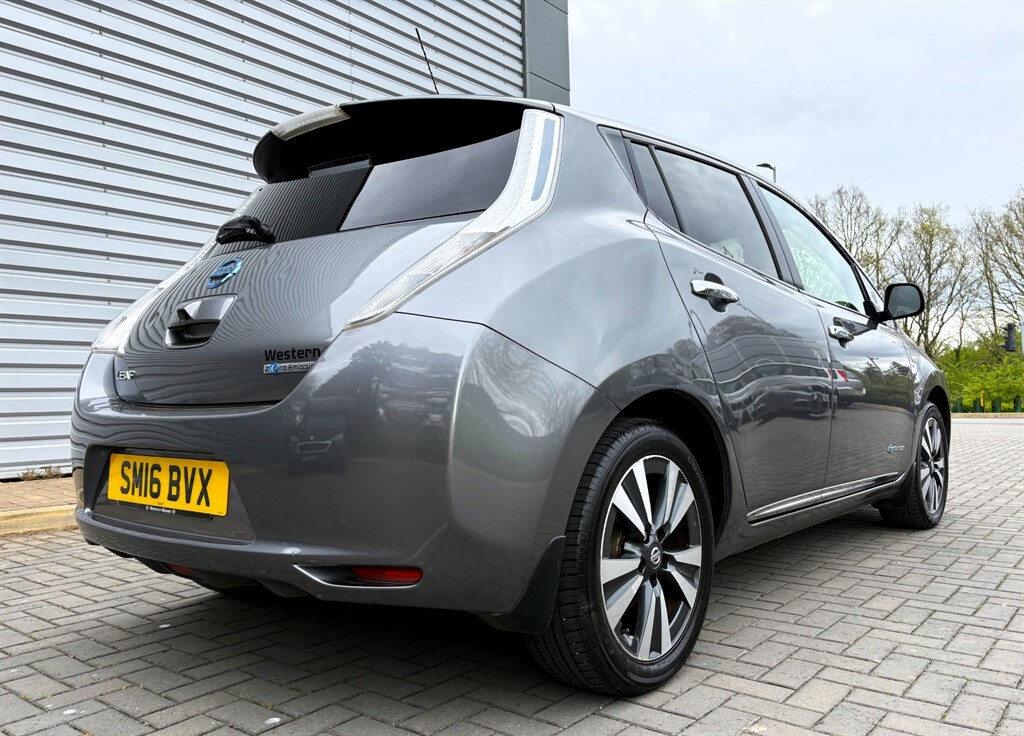 Nissan Leaf Tekna Great Spec Cheap To Run And Road Tax 20 A Y SM16BVX Grey #3