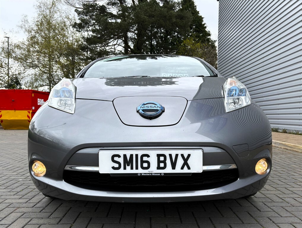 Nissan Leaf Tekna Great Spec Cheap To Run And Road Tax 20 A Y SM16BVX Grey #5