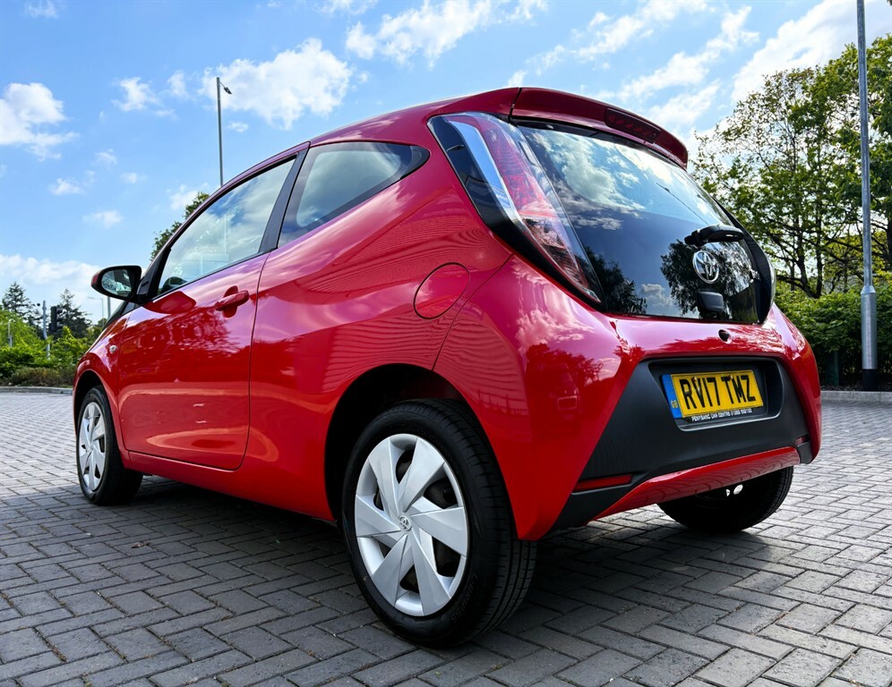 Toyota Aygo Vvt-i X-play Great Spec And Only 20 Ayear Road Ta RV17TMZ Red #4