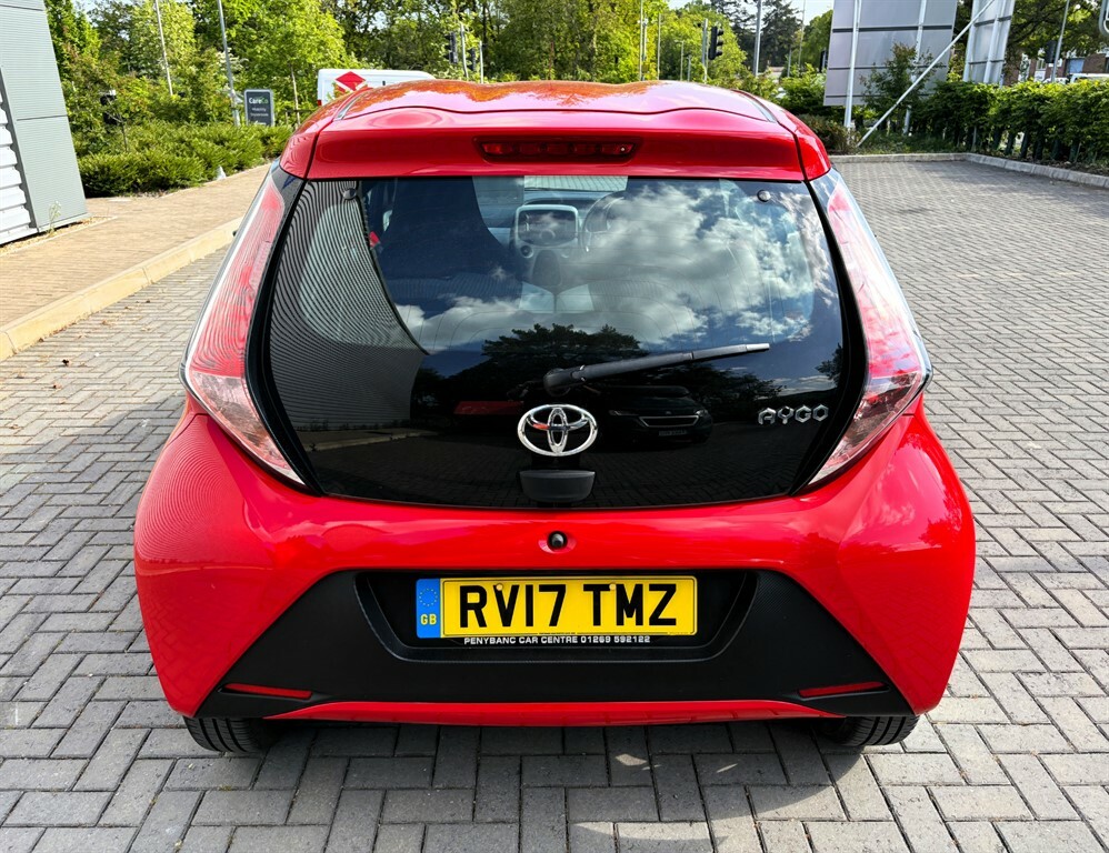 Toyota Aygo Vvt-i X-play Great Spec And Only 20 Ayear Road Ta RV17TMZ Red #6