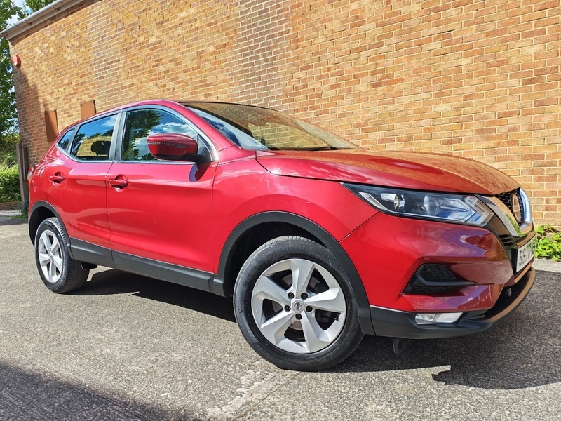 Nissan Qashqai 1.3 Dig-t Acenta Premium SO70AHL Red